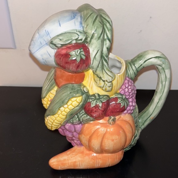 VINTAGE 1992 CBK LIMITED BUNNY RABBIT FRUIT PITCHER - Picture 4 of 5